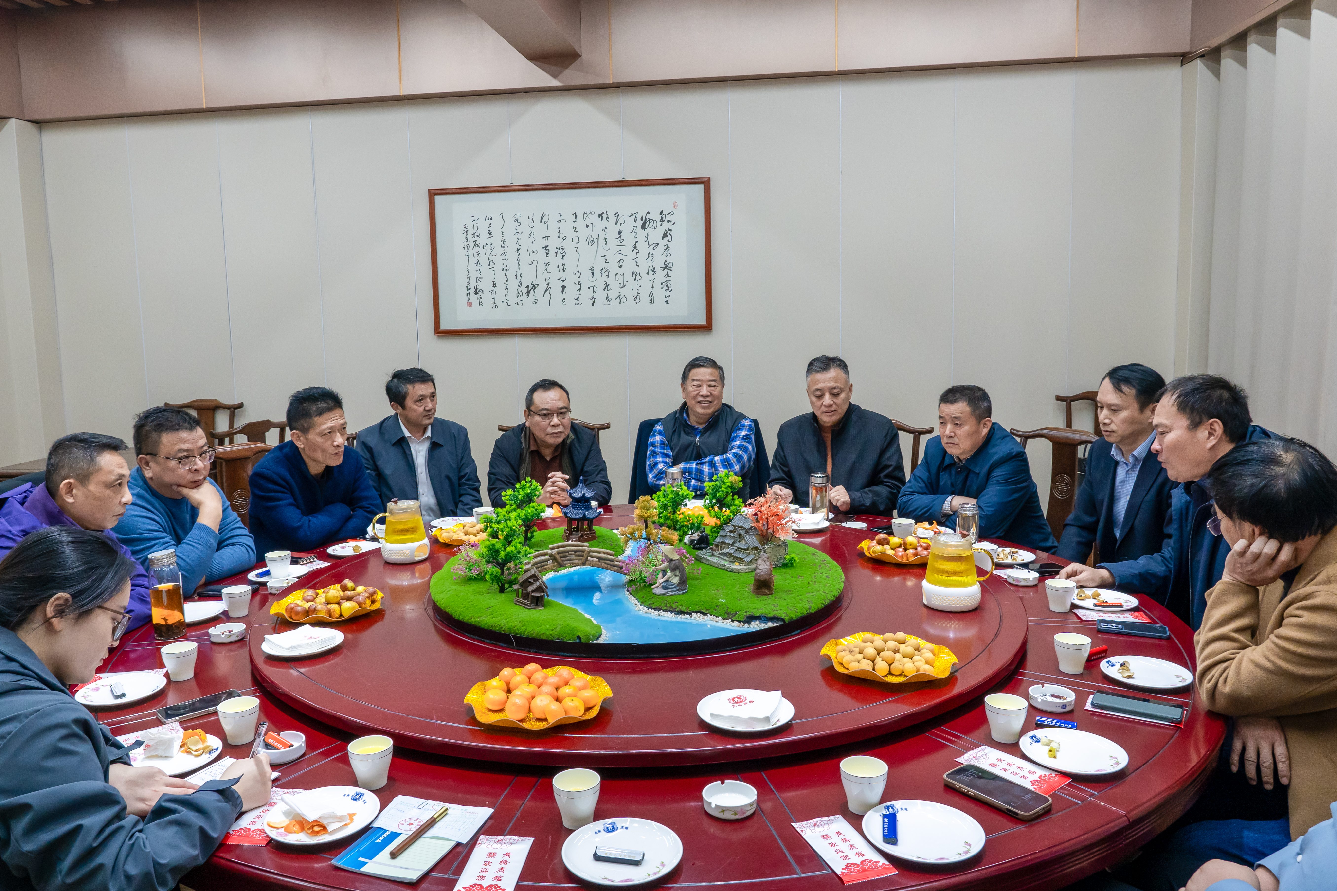 黄桥镇商会走访理事单位·送关怀听心声谋发展